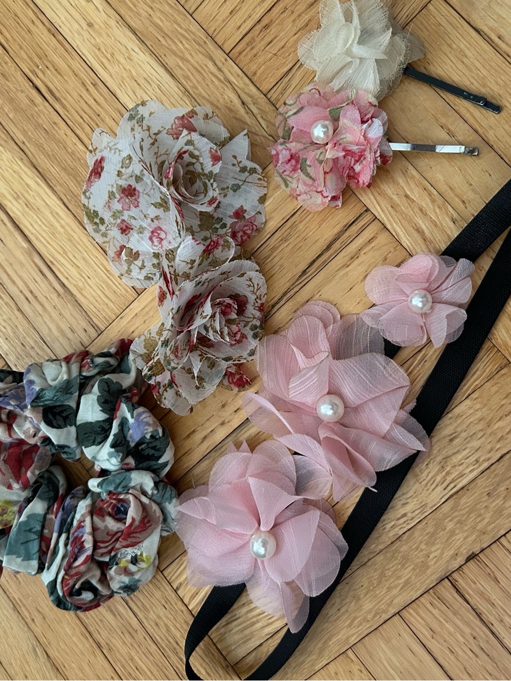 Floral Pink Hair Accessory Set - Pink